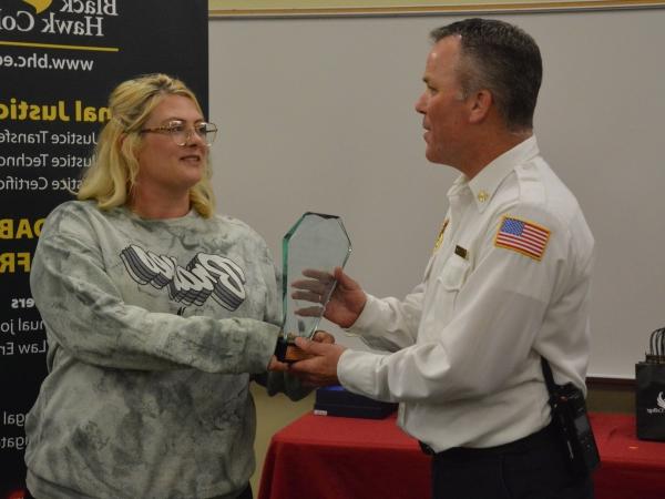 副消防队长被BHC学生授予奖项